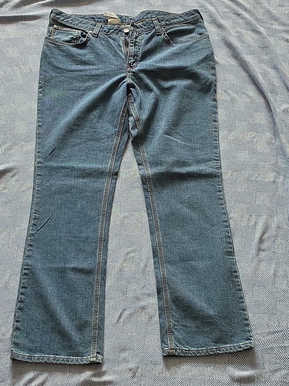 Classic Women's Blue Jeans - Straight Leg